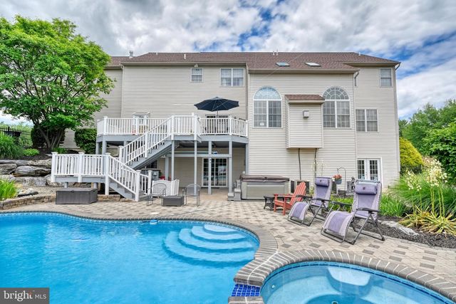 15 LAURA CT, Reading, PA 19608