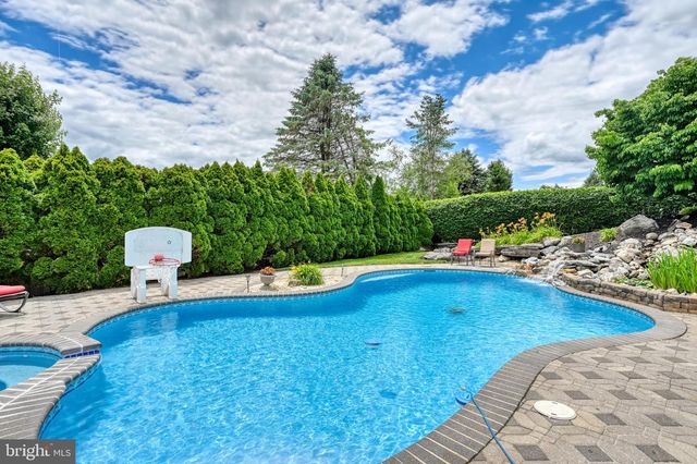 15 LAURA CT, Reading, PA 19608