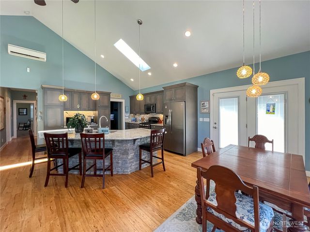 6968 Birch Bay Dr., Blaine, WA 98230