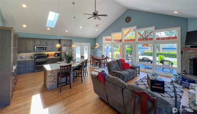 6968 Birch Bay Dr., Blaine, WA 98230