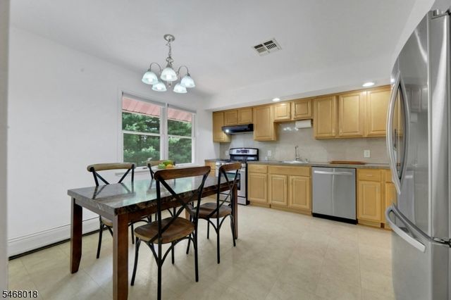 198 Scharer Ave, Northvale Boro, NJ 07647