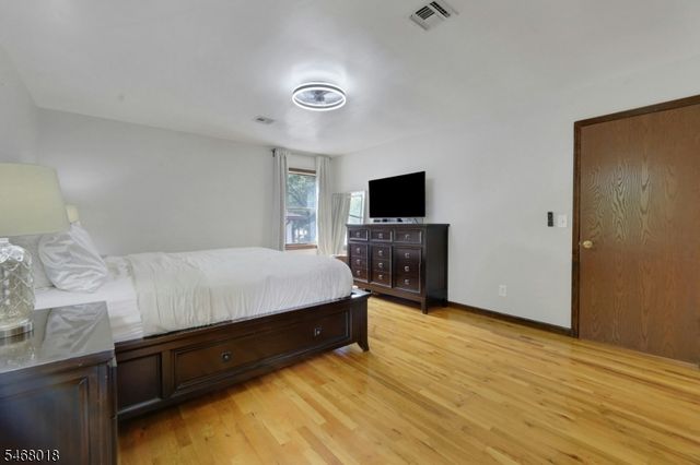 198 Scharer Ave, Northvale Boro, NJ 07647