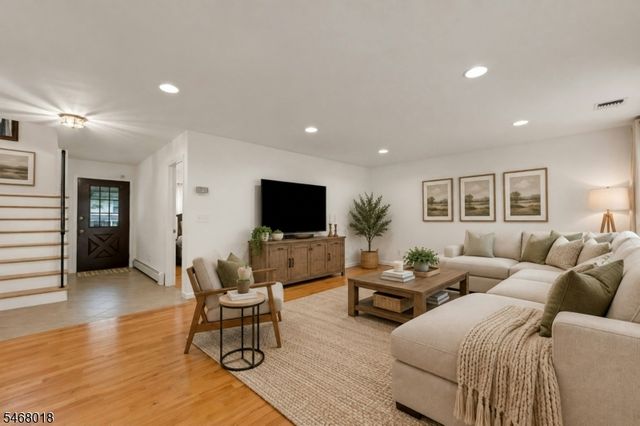 198 Scharer Ave, Northvale Boro, NJ 07647