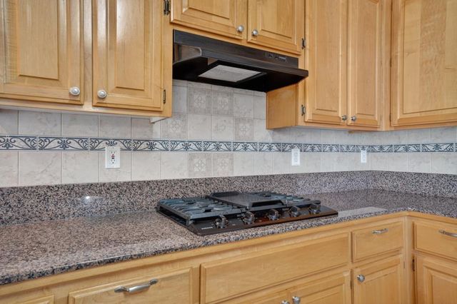 2641 Babson Dr, Elk Grove, CA 95758