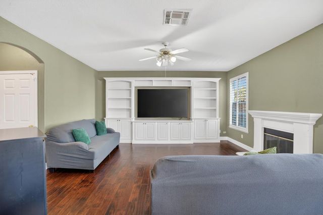 2641 Babson Dr, Elk Grove, CA 95758