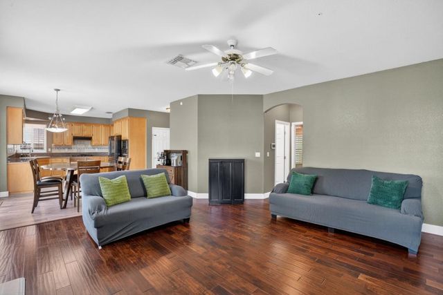 2641 Babson Dr, Elk Grove, CA 95758