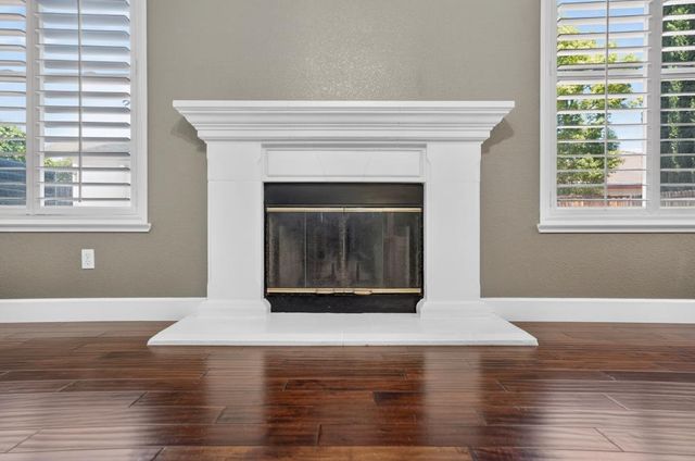 2641 Babson Dr, Elk Grove, CA 95758