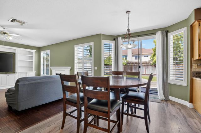 2641 Babson Dr, Elk Grove, CA 95758