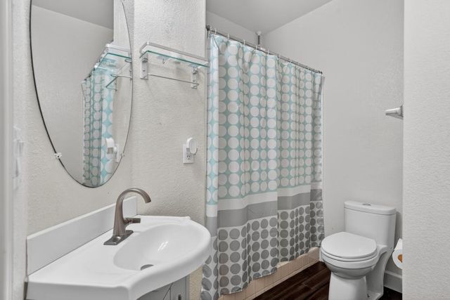 2641 Babson Dr, Elk Grove, CA 95758