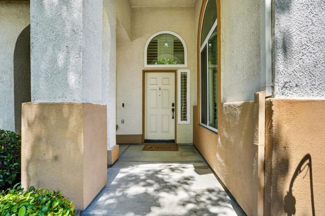 2641 Babson Dr, Elk Grove, CA 95758
