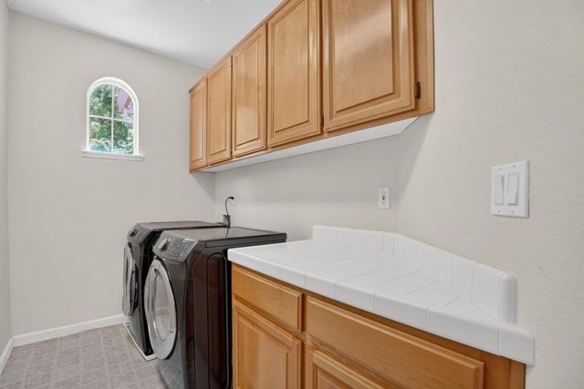 2641 Babson Dr, Elk Grove, CA 95758
