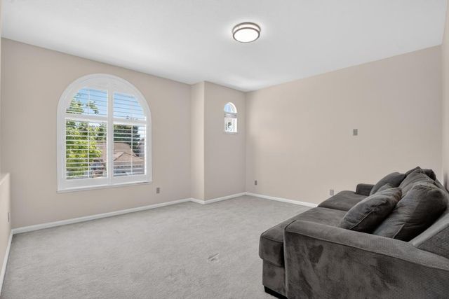 2641 Babson Dr, Elk Grove, CA 95758