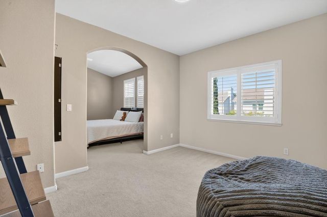 2641 Babson Dr, Elk Grove, CA 95758