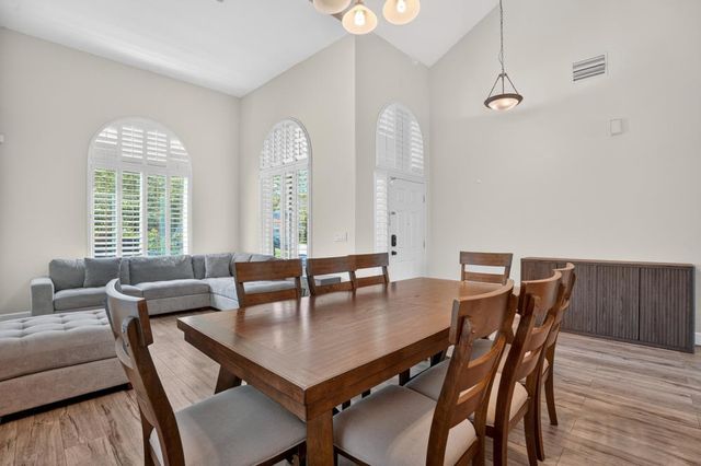 2641 Babson Dr, Elk Grove, CA 95758