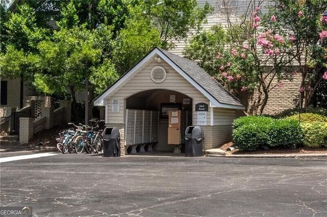 6940 Roswell Road F2, Sandy Springs, GA 30328