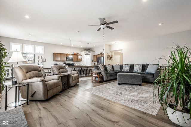 1400 W Springhurst Boulevard, Greenfield, IN 46140