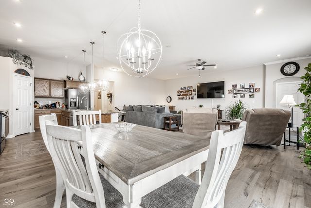 1400 W Springhurst Boulevard, Greenfield, IN 46140