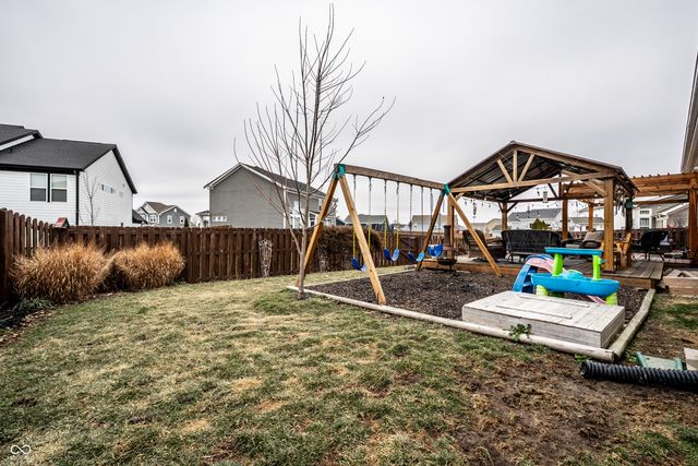 1400 W Springhurst Boulevard, Greenfield, IN 46140