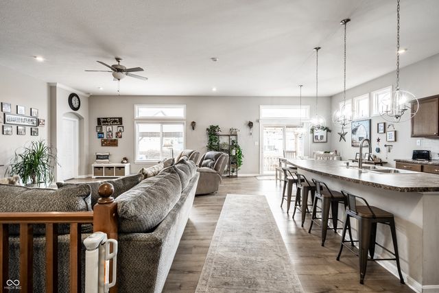 1400 W Springhurst Boulevard, Greenfield, IN 46140