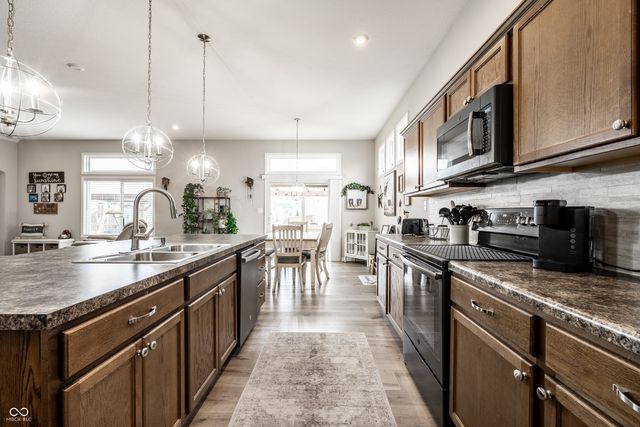 1400 W Springhurst Boulevard, Greenfield, IN 46140