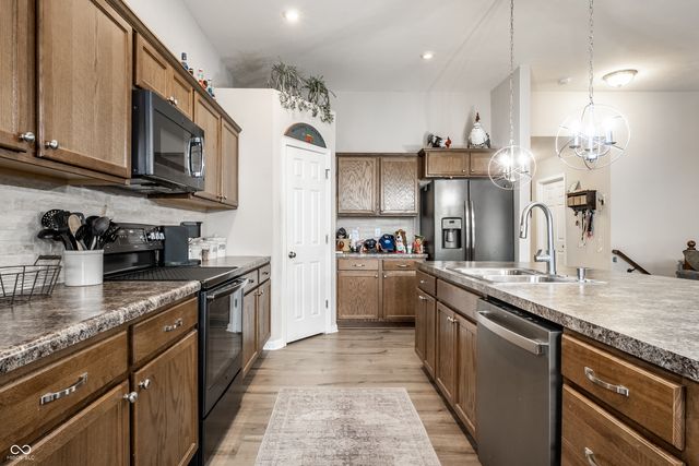 1400 W Springhurst Boulevard, Greenfield, IN 46140