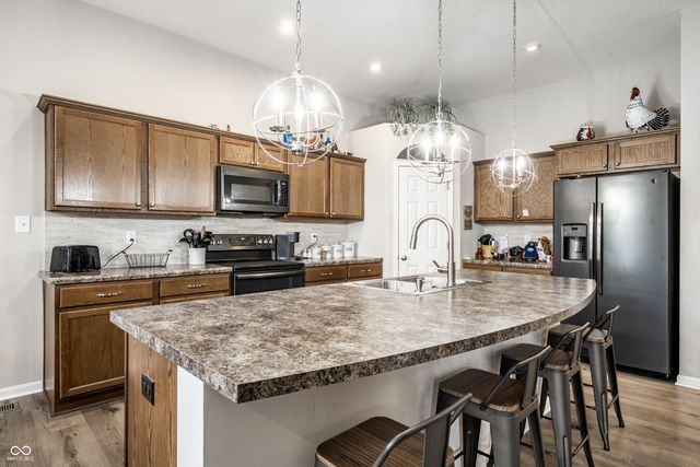 1400 W Springhurst Boulevard, Greenfield, IN 46140