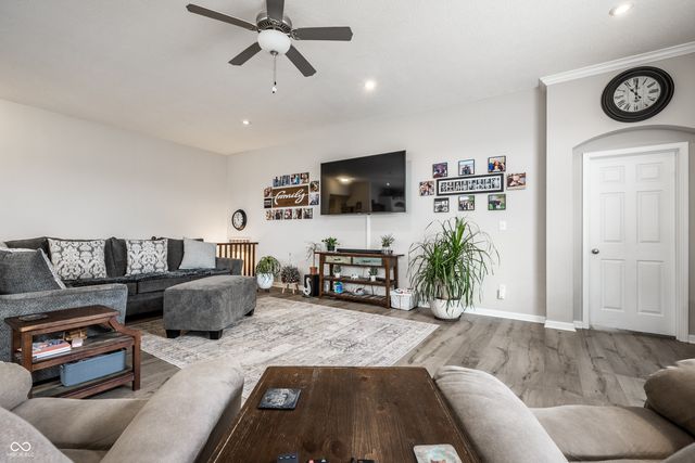 1400 W Springhurst Boulevard, Greenfield, IN 46140