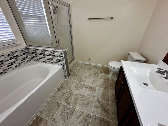 114 Mossy Rock CV, Hutto, TX 78634