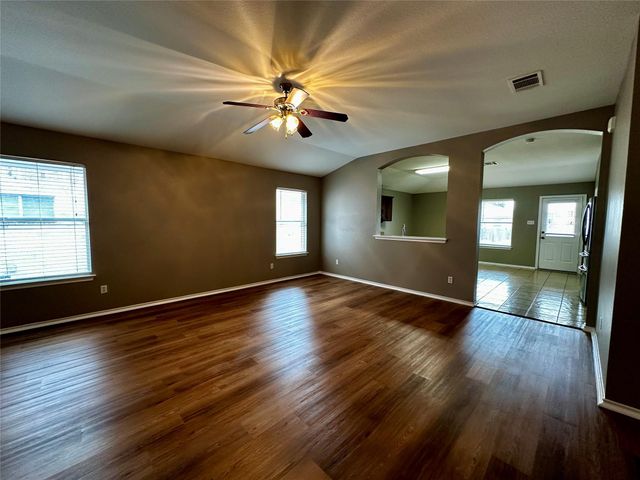 114 Mossy Rock CV, Hutto, TX 78634