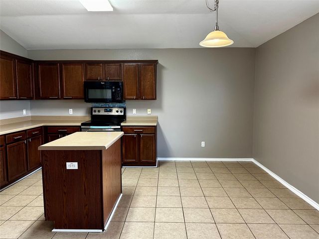 114 Mossy Rock CV, Hutto, TX 78634