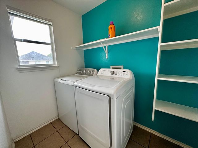 114 Mossy Rock CV, Hutto, TX 78634