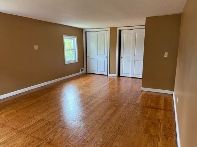 40 Wamsutta Ave., Acushnet, MA 02743