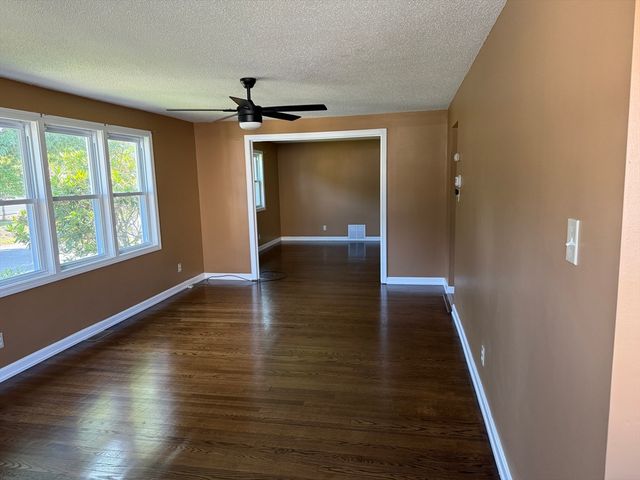 40 Wamsutta Ave., Acushnet, MA 02743