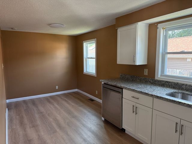 40 Wamsutta Ave., Acushnet, MA 02743