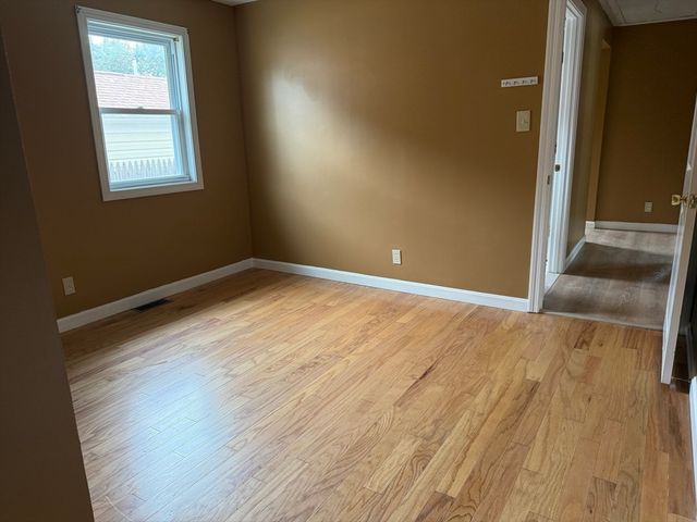 40 Wamsutta Ave., Acushnet, MA 02743
