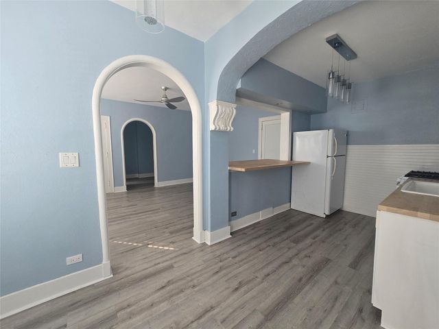 725 Broadway Avenue 11, Galveston, TX 77550