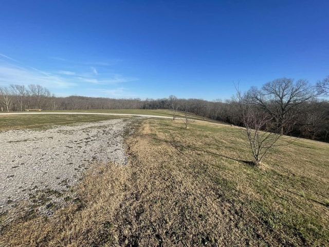 1633 Jessie James Road, Pineville, MO 64856