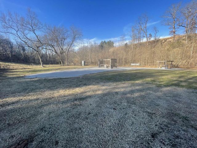 1633 Jessie James Road, Pineville, MO 64856