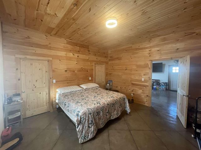 1633 Jessie James Road, Pineville, MO 64856