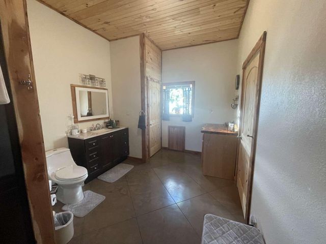 1633 Jessie James Road, Pineville, MO 64856