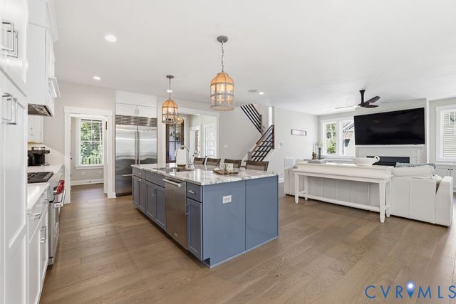 17113 Shoreland Dr, Moseley, VA 23120