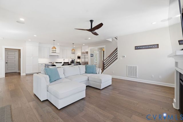 17113 Shoreland Dr, Moseley, VA 23120
