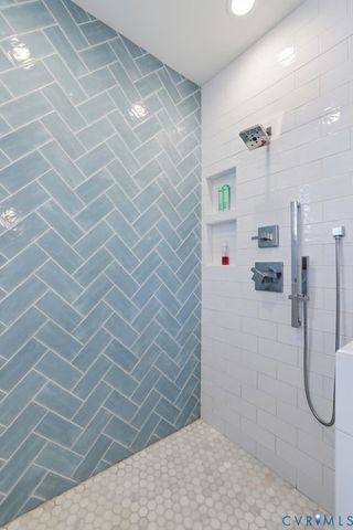 17113 Shoreland Dr, Moseley, VA 23120