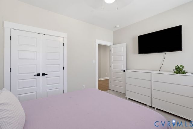 17113 Shoreland Dr, Moseley, VA 23120