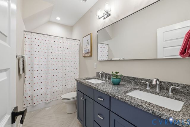 17113 Shoreland Dr, Moseley, VA 23120