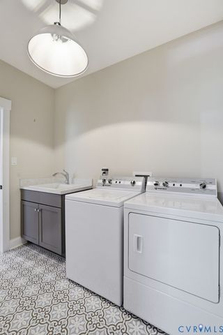 17113 Shoreland Dr, Moseley, VA 23120