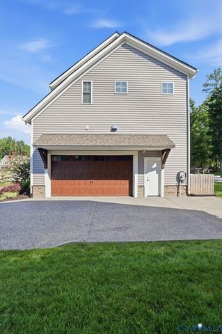 17113 Shoreland Dr, Moseley, VA 23120