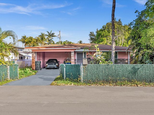 258 SW 8th Street, Dania Beach, FL 33004