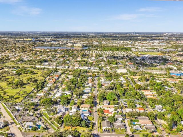 258 SW 8th Street, Dania Beach, FL 33004