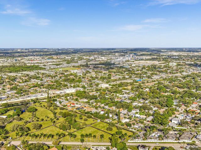 258 SW 8th Street, Dania Beach, FL 33004